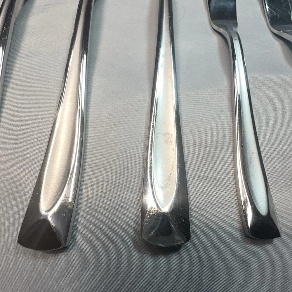 ONEIDA SATIN LINCOLN Hostess Server 8 Pierced Spoon Meat Fork Butter Knife Sugar
